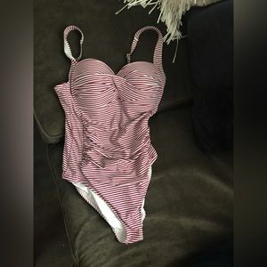 Nip tuck Swim one piece bathing suit sz M/8 striped